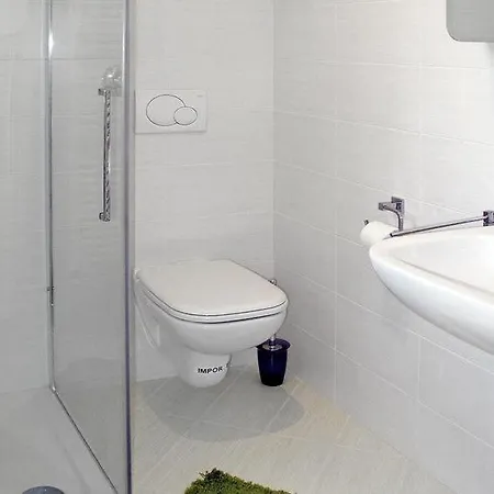 Holiday home Soiano Sleeps 6 Pool Wifi *